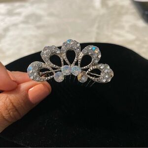 Tiara comb hair accessory
